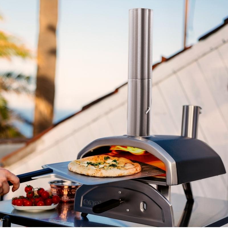 Ooni Fyra 12 Pizzaoven - Hardhout Pellet Gestookt - Pizza in 60 sec.–  Exclusief buiten